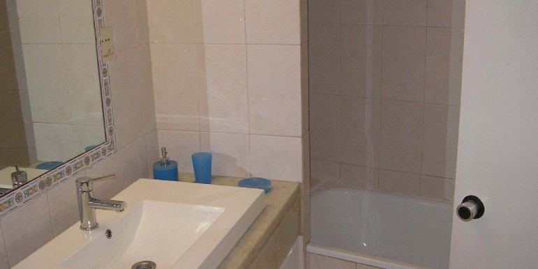 maison bain-chambre-réservoir ourolago