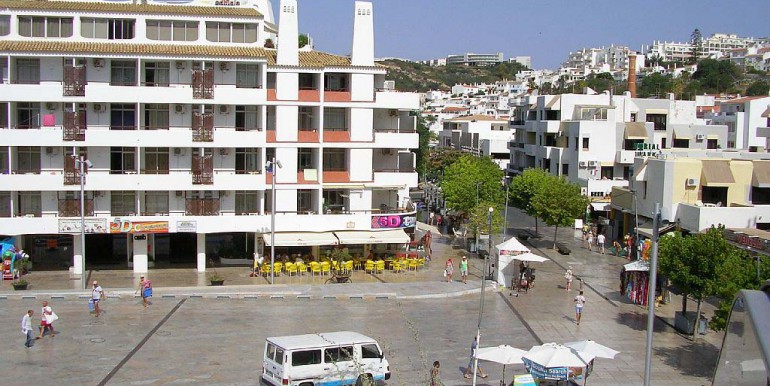 vista-da-praia-pescadores-em-albufeira-ourolago